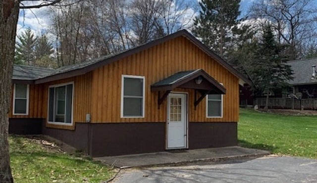 Clear Lake Lodge * Plenty Of Parking Close To Lake And Bar