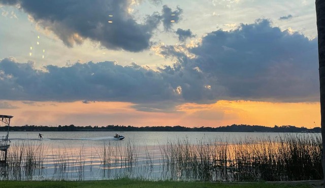 Clear Lake Retreat: Private pool, lakefront