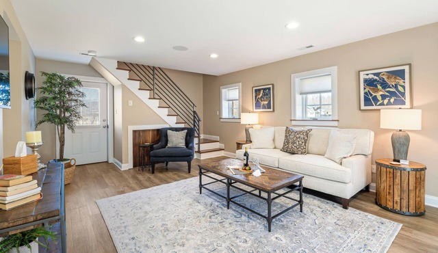 Clear Sky Cottage - A Spacious 1 BR Cottage Close to Charlottesville & Wineries.