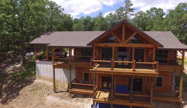 CLEAR VIEW CABIN - only 1 mile from Van Buren & Current Rvr @ Big Spring Park!