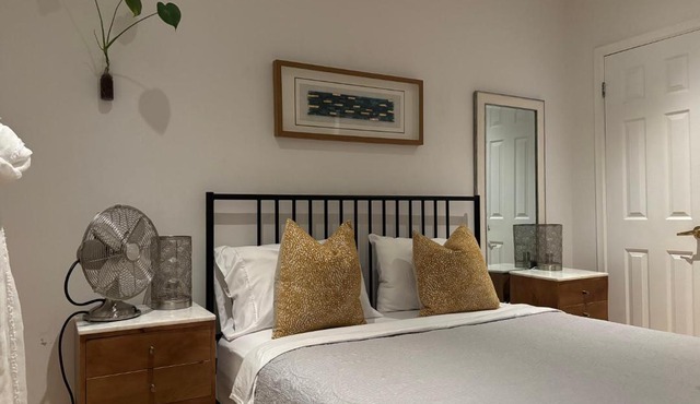 Clearbrooke Gem- Bright Private Bedroom close to YYZ