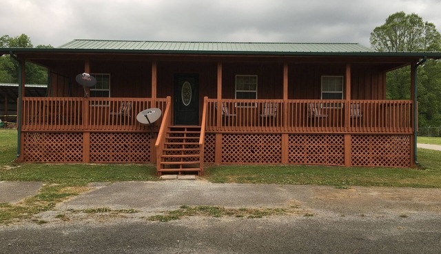 CLEARFORK CREEK LODGING & RV CAMPGROUND HOUSE