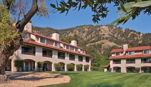 Clearlake - Watersports by day, wine gems by night