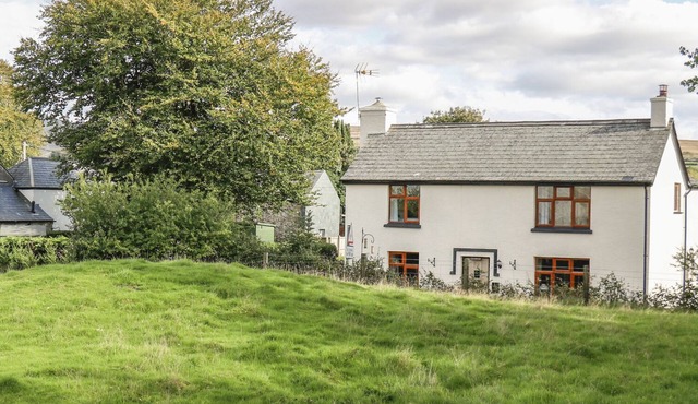 CLEARVIEW, pet friendly, with open fire in Lydford