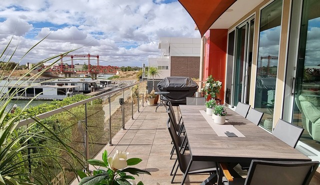 Clearview Waters-prestige 2 storey House on Marina with 4 King beds.