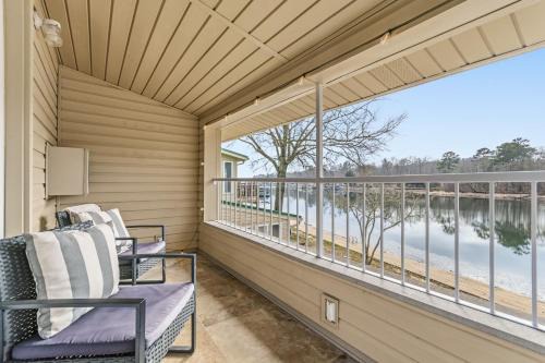 Clearwater Golden Escape on Lake Hamilton condo