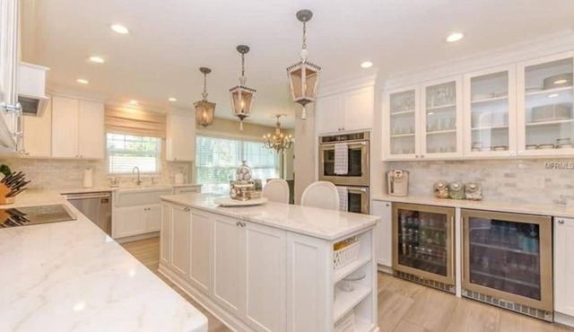 Clearwater Oasis - 5 Bedrooms Minutes from White Sandy Clearwater Beach