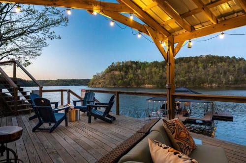 Clearwater Shores-Lakefront Stunning Views-Smith Lake, AL-5 Bedrooms