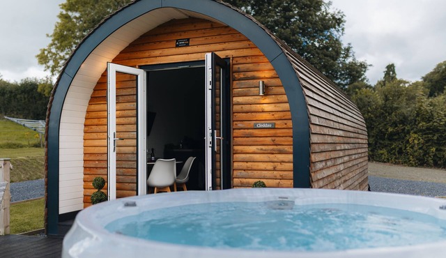 Cleddau - Glamping Pod with Hot Tub Sleeping up to 4 Guests
