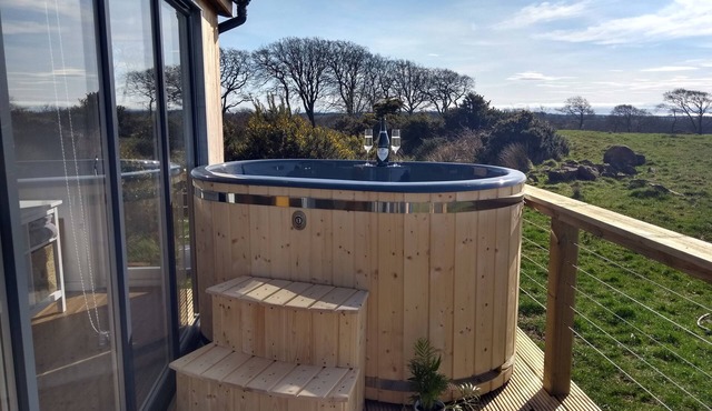 Cleeves Cabins, Arran Luxury Lodge With hot tub