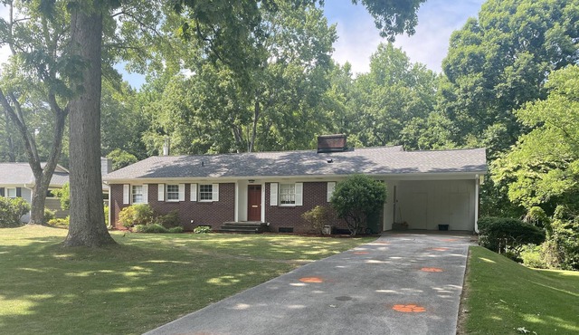 “Clemson’s Ranch on Riggs” Premier Host. Fantastic clean home and downtown area
