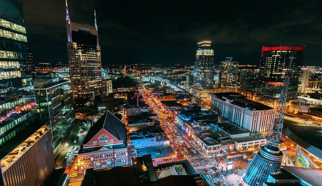 Cleo Miller ~ Fabulous Condo ~ Prime Location ~ Balcony ~ Near Downtown & Broadway ~ East Nashville