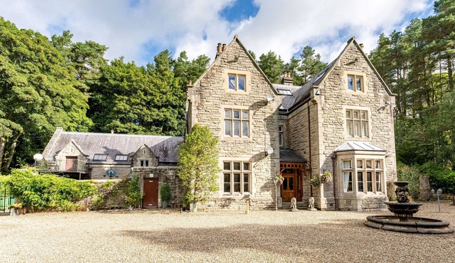 Cleugh Manor; Superb Entertaining Space for Families, History and Nature Lovers