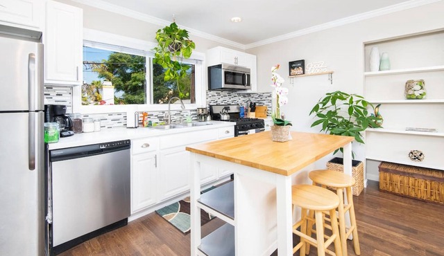 Cleveland 16 by Avantstay Modern, Breezy Comfort in San Diego!