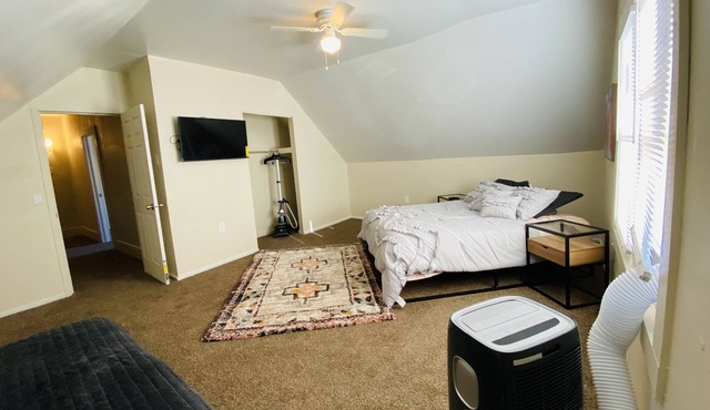 Cleveland Cozy Loft