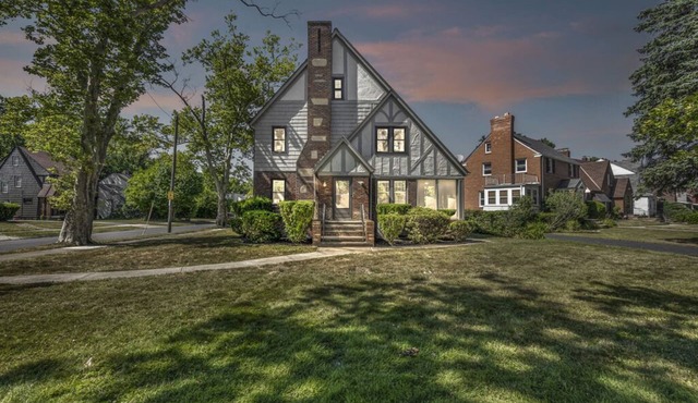 Cleveland Heights Retreat, Sleeps 12, 4BR, 3BA, Near University Heights