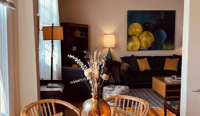 Cleveland Park awesome Winchester 2 BR 1st fl napt. walk to everything!