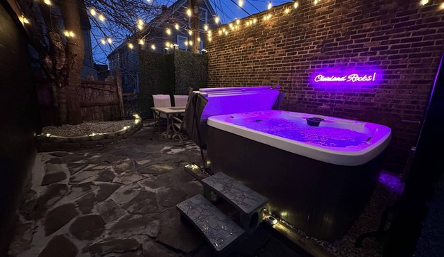 Cleveland Rocks-Little Italy! Massage chair/Hot tub #3