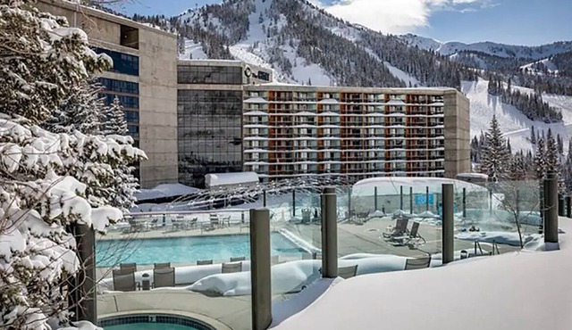Cliff Club Ski In/Out Plus full Resort Access