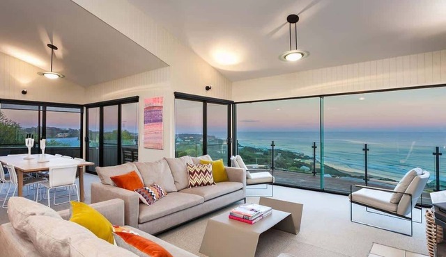 Cliff Edge Luxury I An Oceanview Escape Above Fa