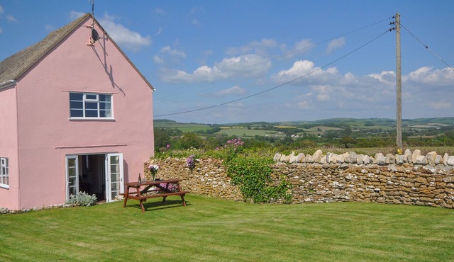 CLIFF FARM NO. 2 COTTAGE, pet friendly in Burton Bradstock