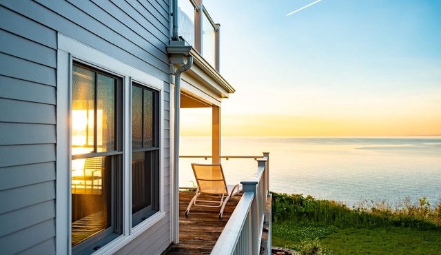 Cliff House - Oceanfront Year-Round Romantic Getaway w/Hot Tub