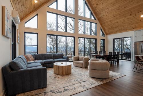 Cliff's View Mountain Retreat