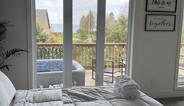 Cliff Side Beach House (Private Beach)