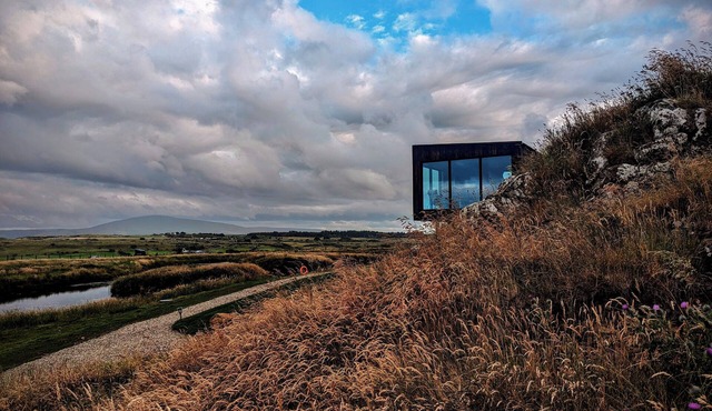 Cliff Top Retreat with Private Hot tub (Cab2)