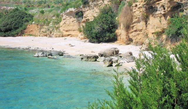 Cliff-top Two Bedroom Beachfront Old Stone Villa Among Vineyards!