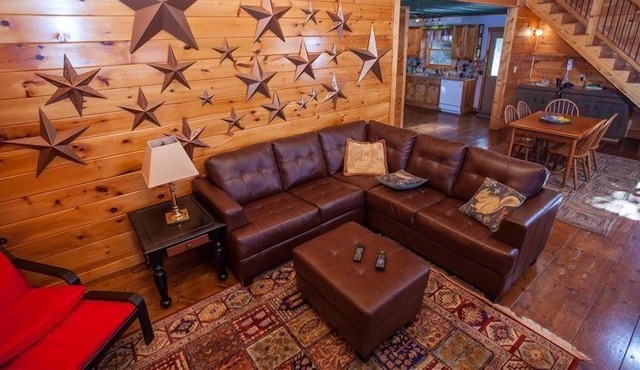 CliffhangerCliffhanger-Hot tub-Located atop Fort Mountain with views of the Cohutta Wilderness