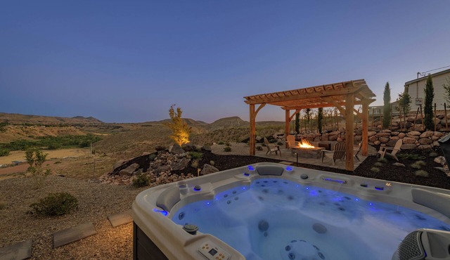 Cliffside Modern Villa - Lower Level