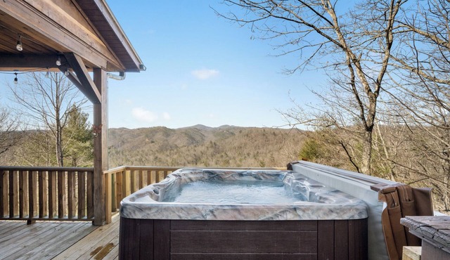 Cliffside Romantic Mountain Getaway - Hot Tub, Fireplace, Pet Friendly, and View