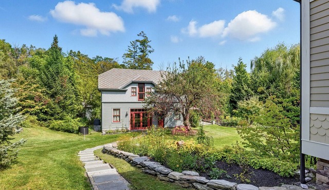 Cliffwood Cottage by Evergreen Home