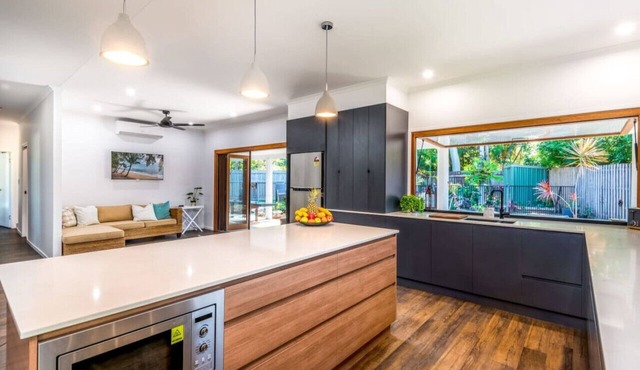 Clifton Cove Cairns Paradise- Stylish Tropical Retreat Near Clifton Beach & Palm Cove