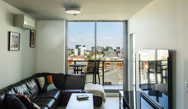 Clifton, gym and BBQ. Central!