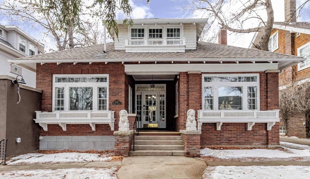 Clifton House - Spacious 5 Bedroom Character Home