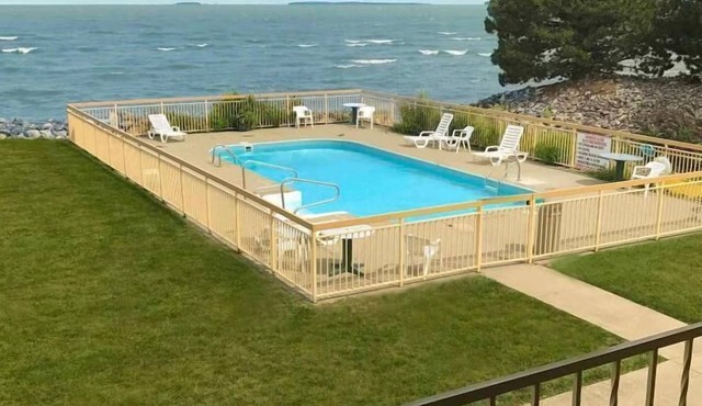 Clinton Inn And Suites