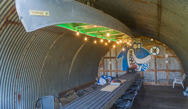 Clinton Lake Vacation Rentals Logan’s Landing Just minutes to Lake