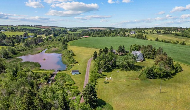 Clinton Pond Bed and Breakfast