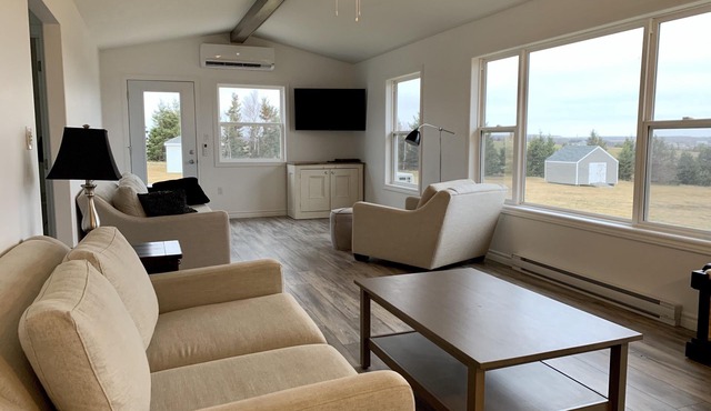 Clinton Sunset Retreat ! 3 Bedrooms 2 Bathrooms. 180 degree water views!