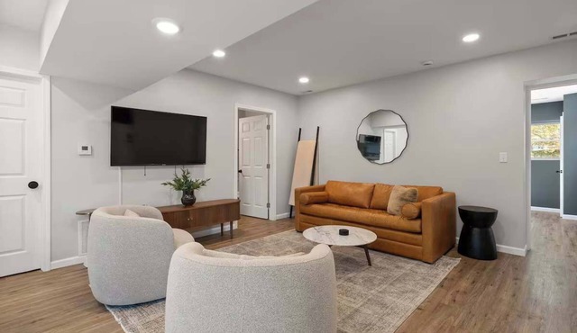 Clintonville Brand New Apartment