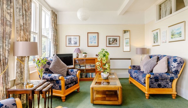 CLOONEAVIN APARTMENT 3, pet friendly in Lynmouth