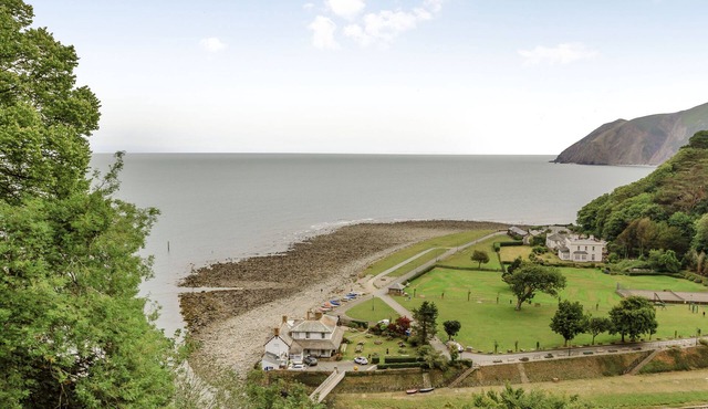 CLOONEAVIN APARTMENT 4, pet friendly in Lynmouth