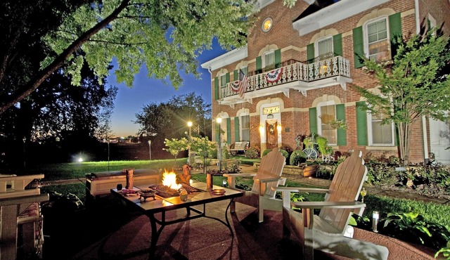 Cloran Mansion Bed & Breakfast