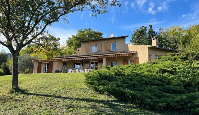 Clos de L'olivier, a 200m2 family house, overviewing Rhone Valley and Drôme!