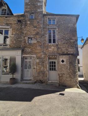 Clos de Nuits Bastion du XVe siècle Studio luxe près de Beaune