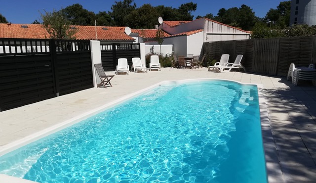 CLOS DES PINS *, cottage for 4 PEOPLE, 2 BEDROOMS, PRIVATE PATIO, SWIMMING POOL