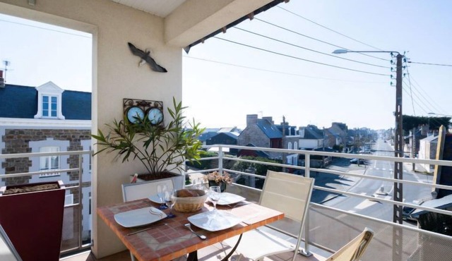 Clos Schuman by Interhome