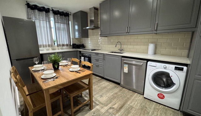 Close Central London 2 bed flat Sleeps 4